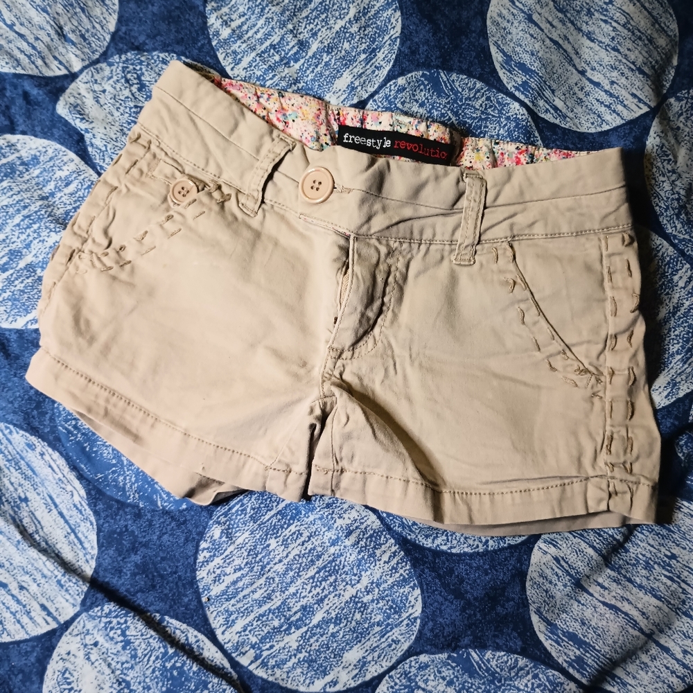 Freestyle revolution shorts